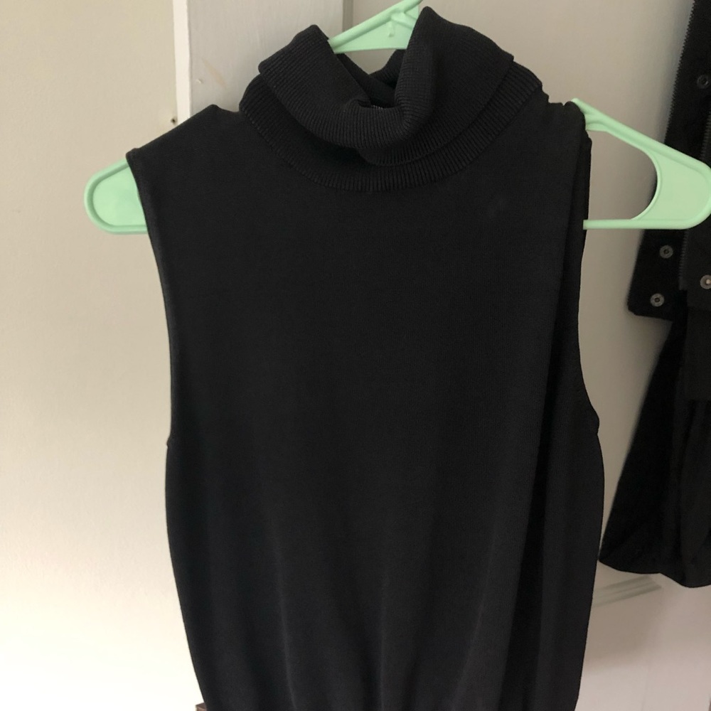 Black turtle neck tank